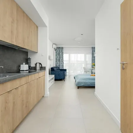 Aquamarina Prima By The By Renters *