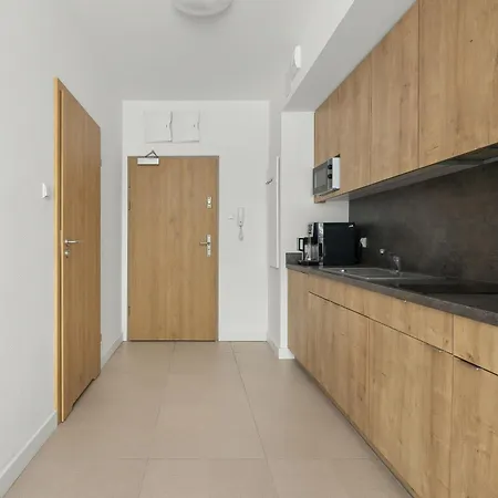 Aquamarina Prima By The By Renters *
