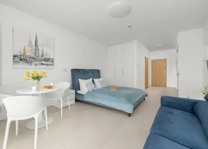 Aquamarina Prima By The By Renters דירה *