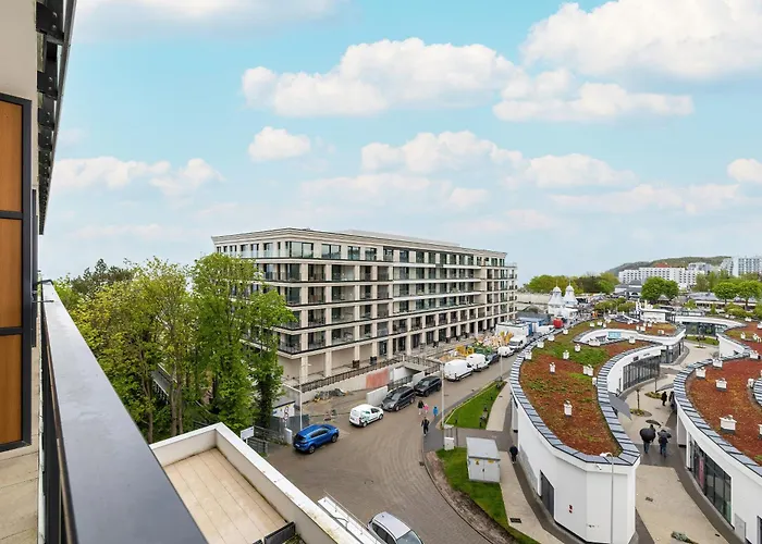 Aquamarina Prima By The By Renters