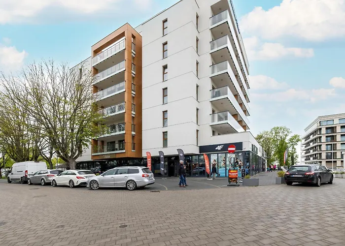 Aquamarina Prima By The By Renters דירה *