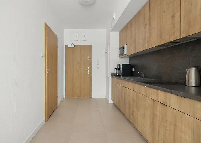 Aquamarina Prima By The By Renters *